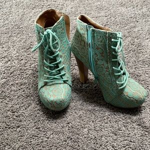 Charlotte Russe lace sky blues heels size 6
